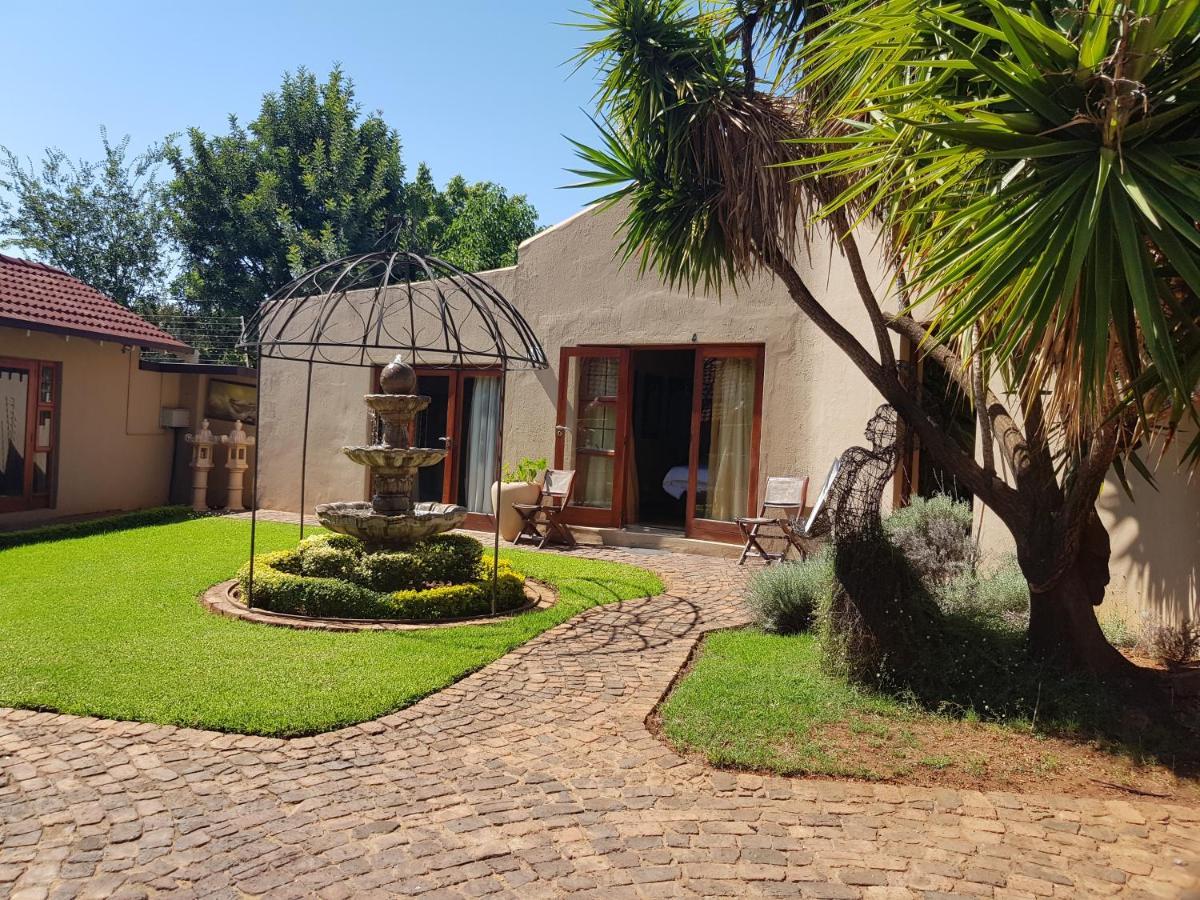 Echo Garden Guesthouse Rustenburg Eksteriør bilde