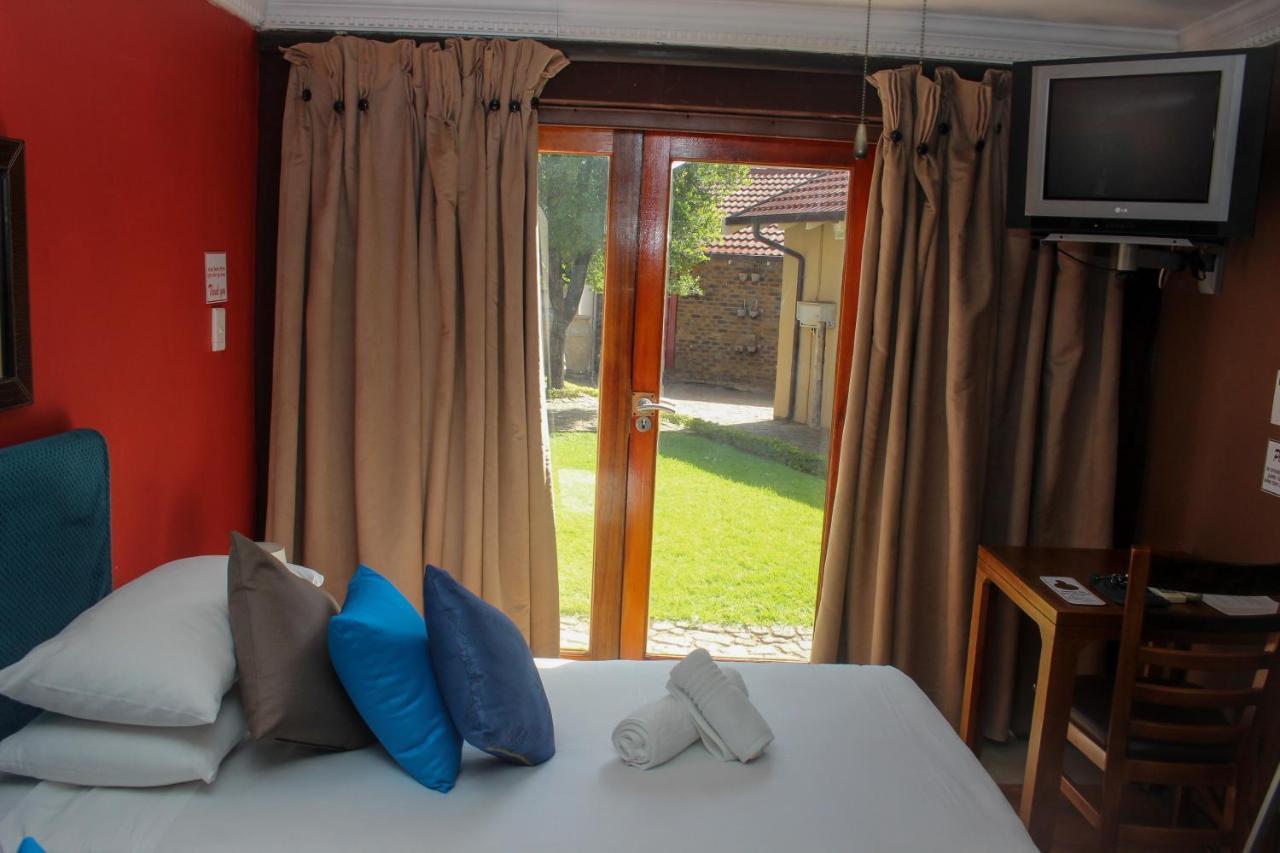 Echo Garden Guesthouse Rustenburg Eksteriør bilde